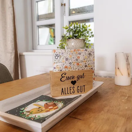 Apartment Fewo1846 - Zeppelin Koje - Zentral Gelegene Altbauwohnung Mit 2 Schlafzimmern Im 1 Og *